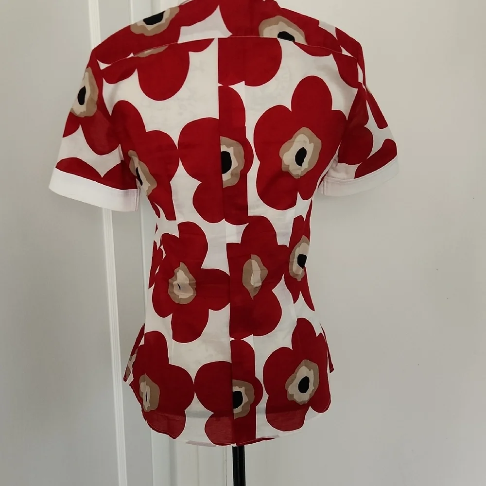 Dolce & Gabbana Red and White Cuffed Sleeve Button Down Shirt Size 42, 6US - Picture 3 of 10